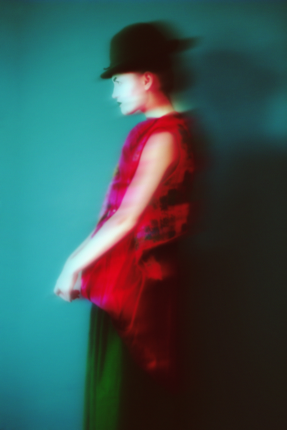 b&w red portrait blur