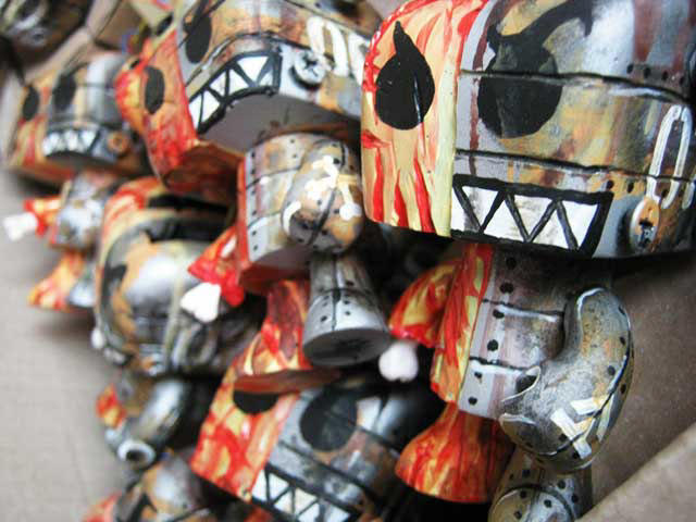 urban art  urban toys Urban Street Art  toys art toys Designer toys design mecha zombie robot mongartoys toasterboy custom toys Custom