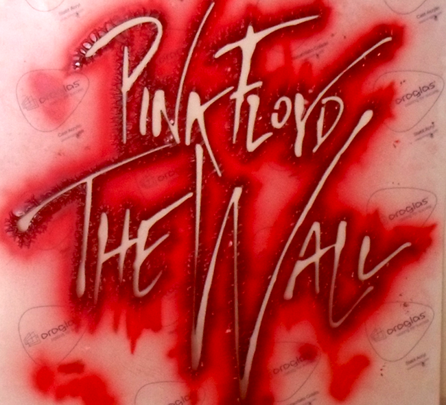 guerrilla wall pink floyd emi italia social media app