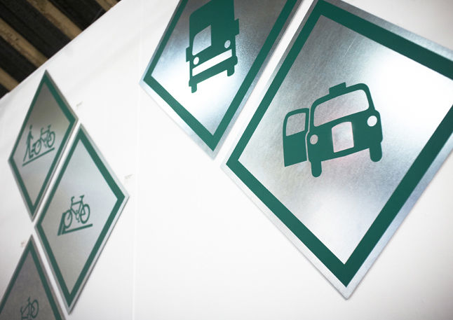 signage system wayfinding information design Cycling transport design safety & accessibility 3nvironmental