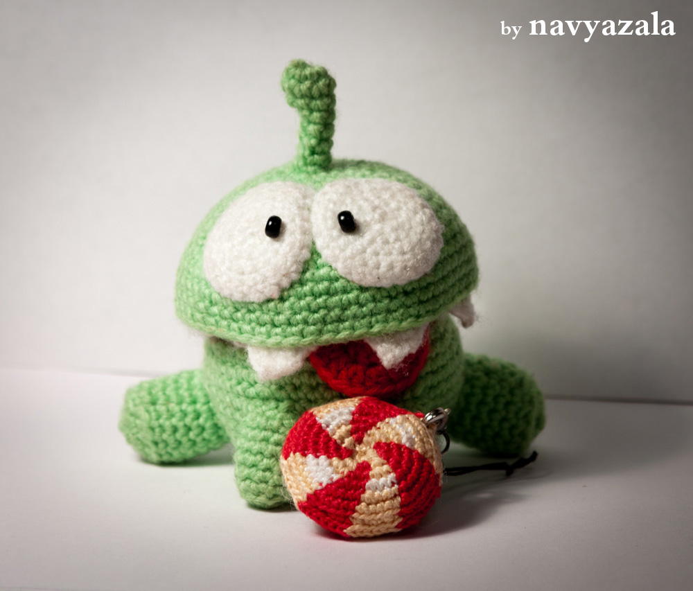 om nom crochet toy amigurumi cut the rope game iPad iphone cartoon green Character kawaii monster Critter gift