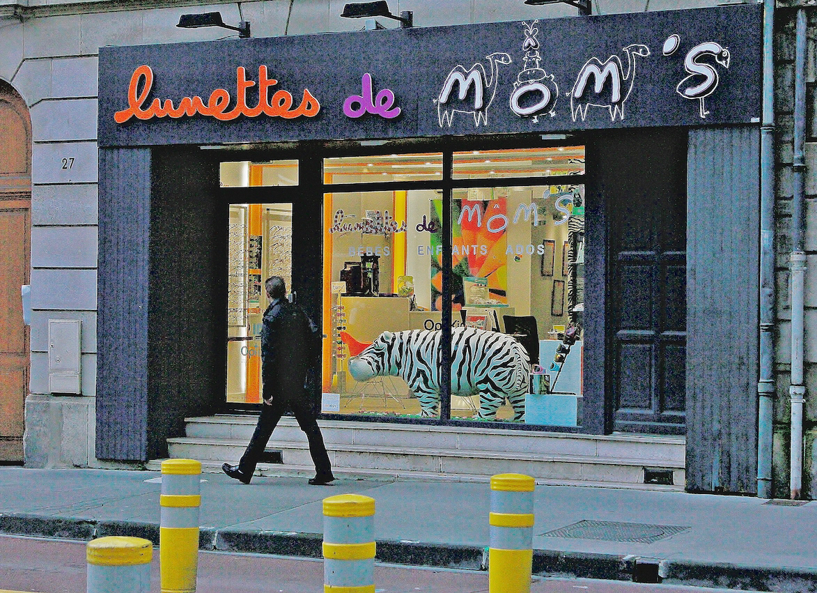 rheims Paris france L'ange au sourire cathédrale Basilique Saint-Remi duchamps shop windows Dada surrealism