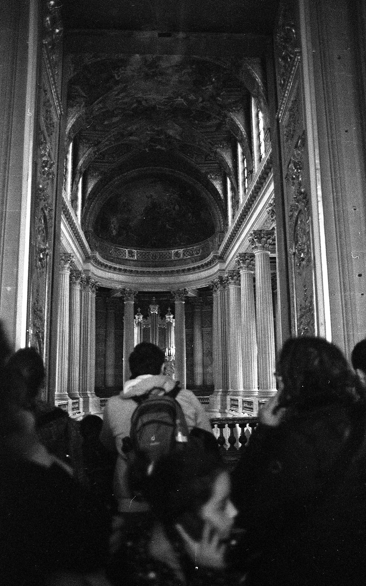 400 speed darkroom black and white street photography portrait Paris france Europe