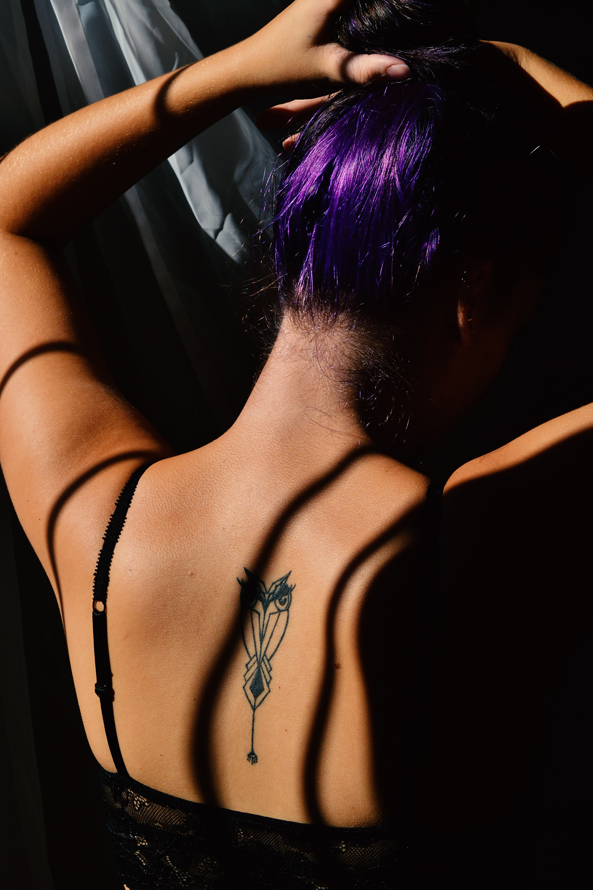 photographer beauty sensual boudoir Brazil Cuiabá photoshoot towakeupproject blond coloredhair tattoo owl