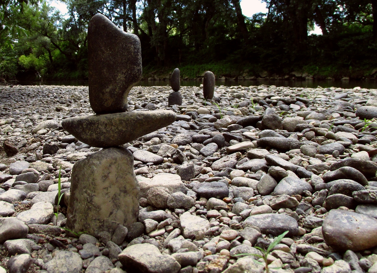 stone balancing  zen ryoanji