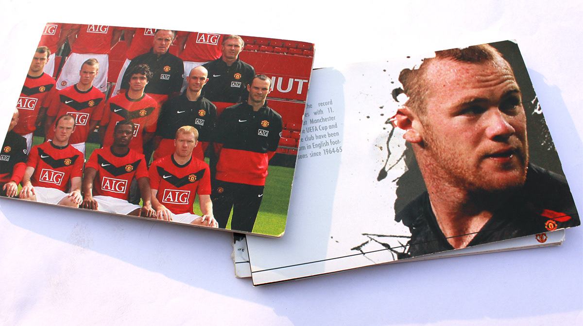 Manchester United manu brochure magnets post cards football limited edition