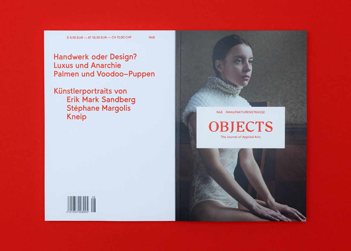 logo grafik print cover magazine issue objects paper redesign backside red serif typografie typo journal