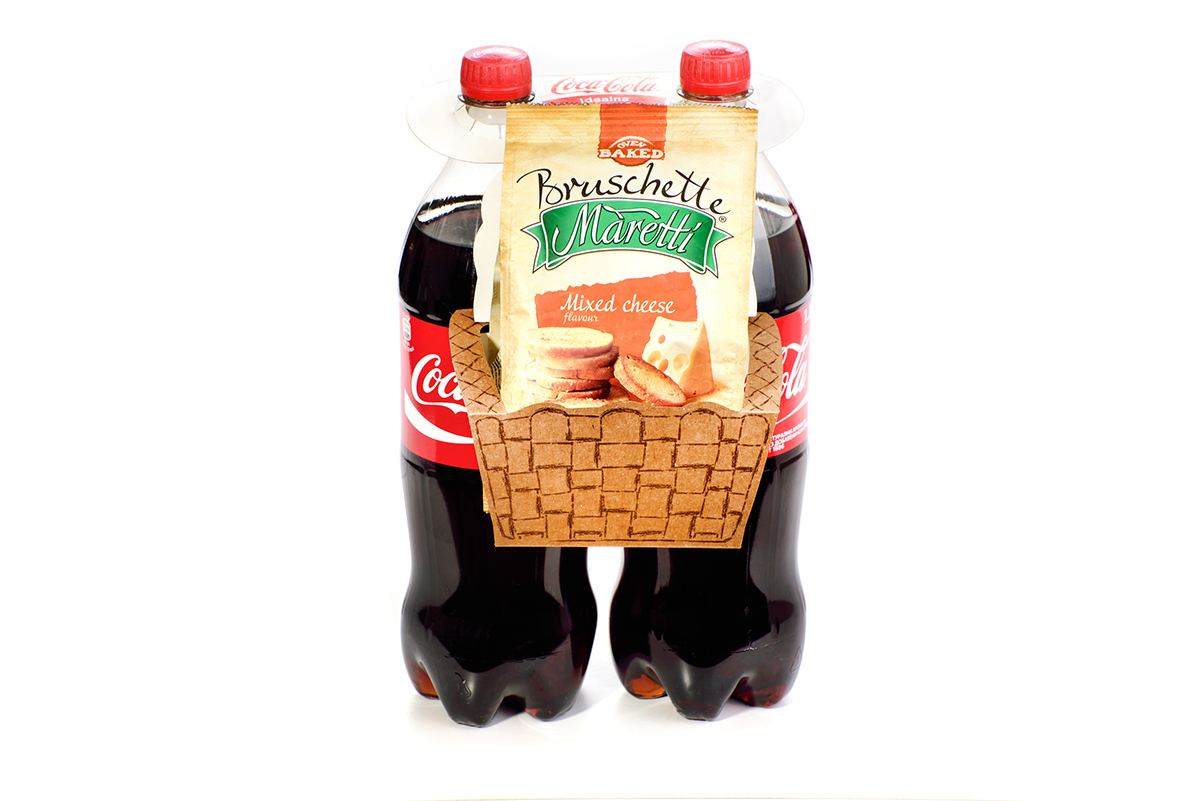 hanger Maretti Coca-Cola packaging design kraftboard heineken