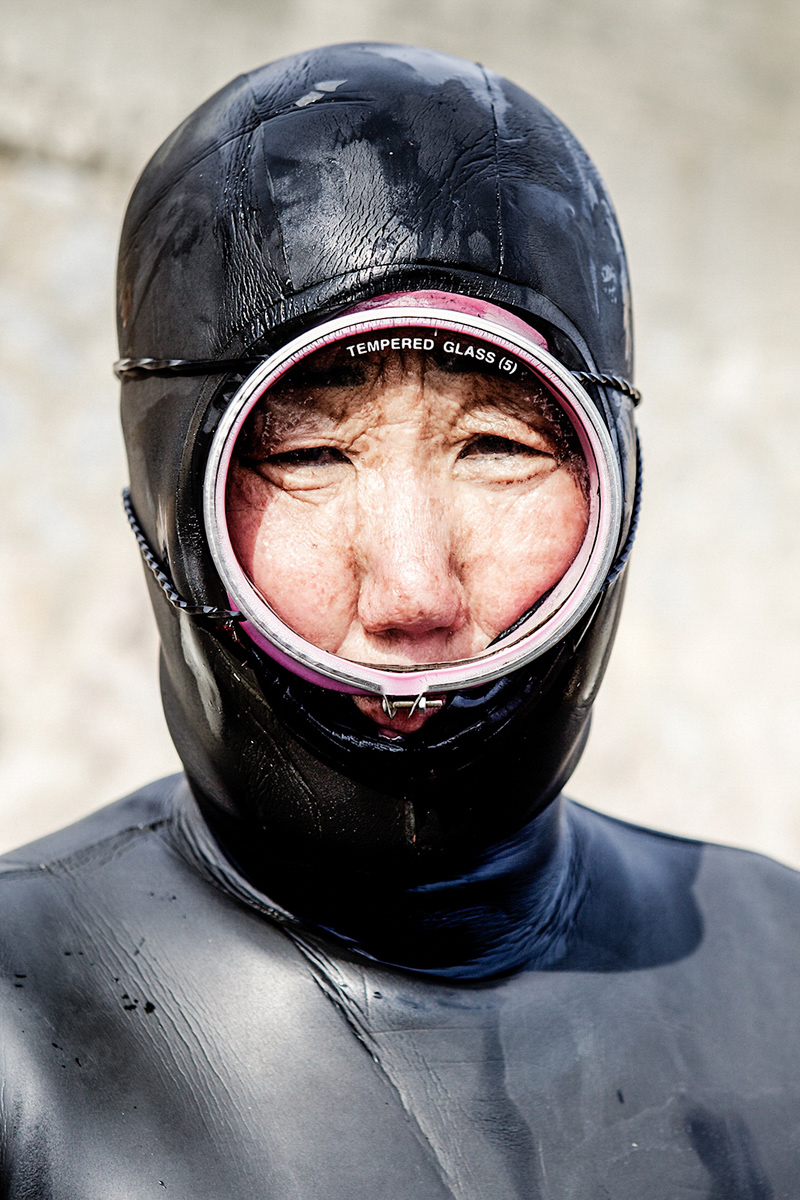 journalism   Documentary Photography photojournalism  photographer Documentary  docu female divers Diving Photography