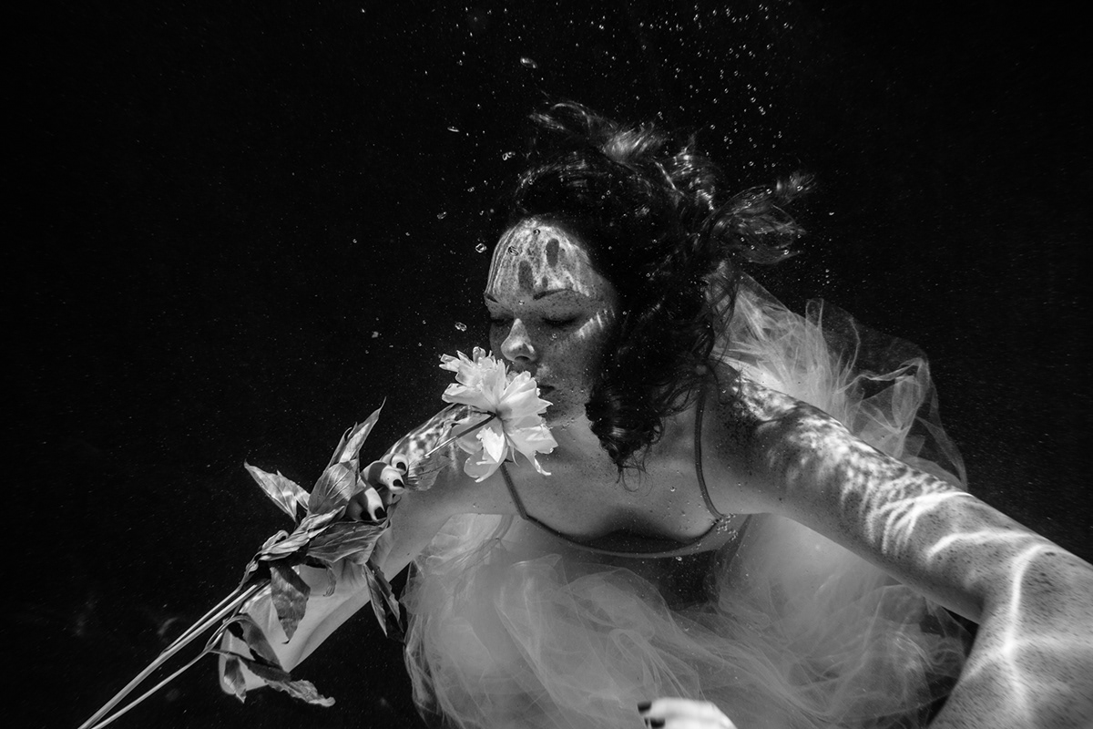 outex underwater portrait
