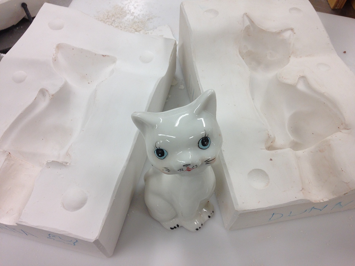Dont steal me social commentary porcelain Slip Cast Ceramics ceramics  Sara K Dunn date rape kitsch cats commentary public installation