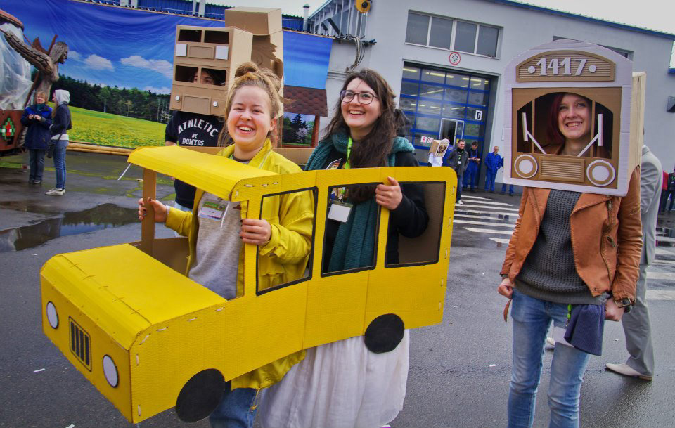 cardboard craft art design inspiration costume Show parade personages Cars bus