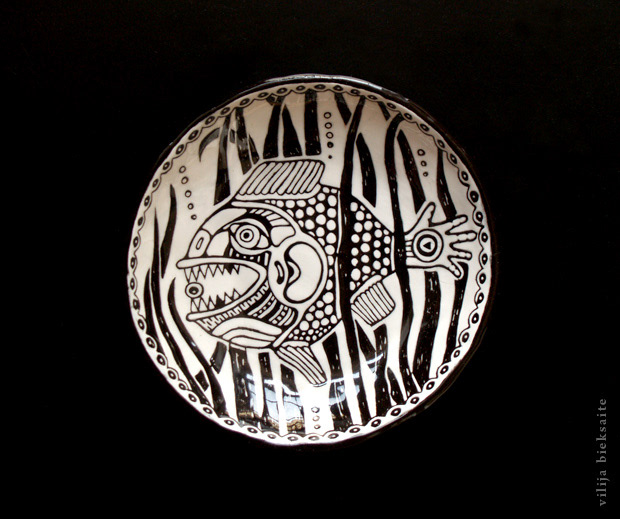 clay ceramics  graphic sgraffito plate fish decorative