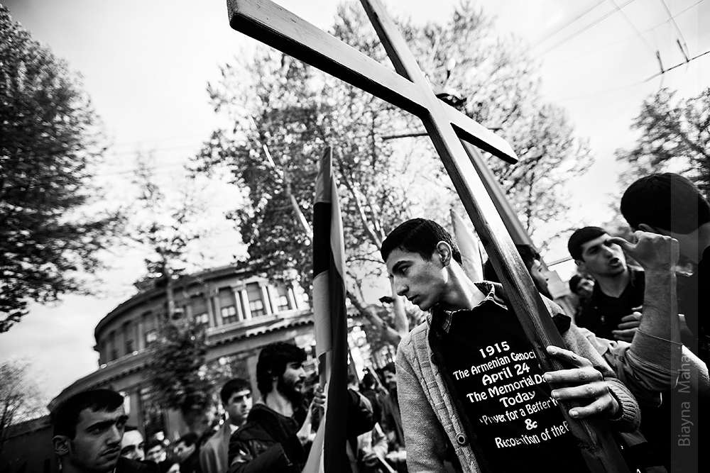 genocide Armenian Yerevan torch march commemoration 24 april Armenia