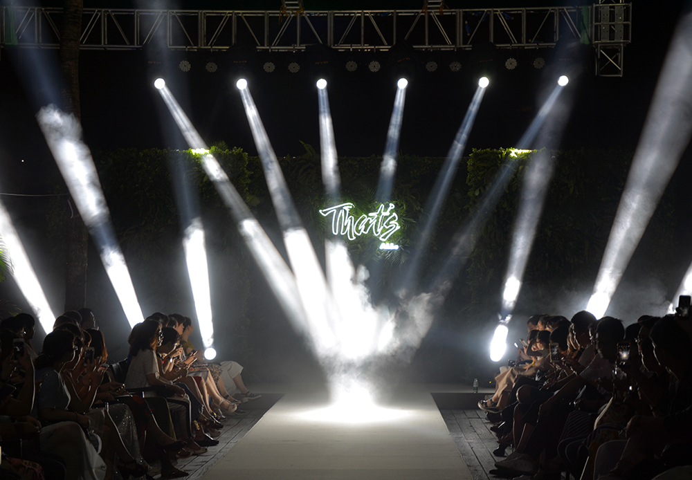 fashionshow Fashion  EventDesign venuedesign showdesign design commercial Stage runway Shenzhen
