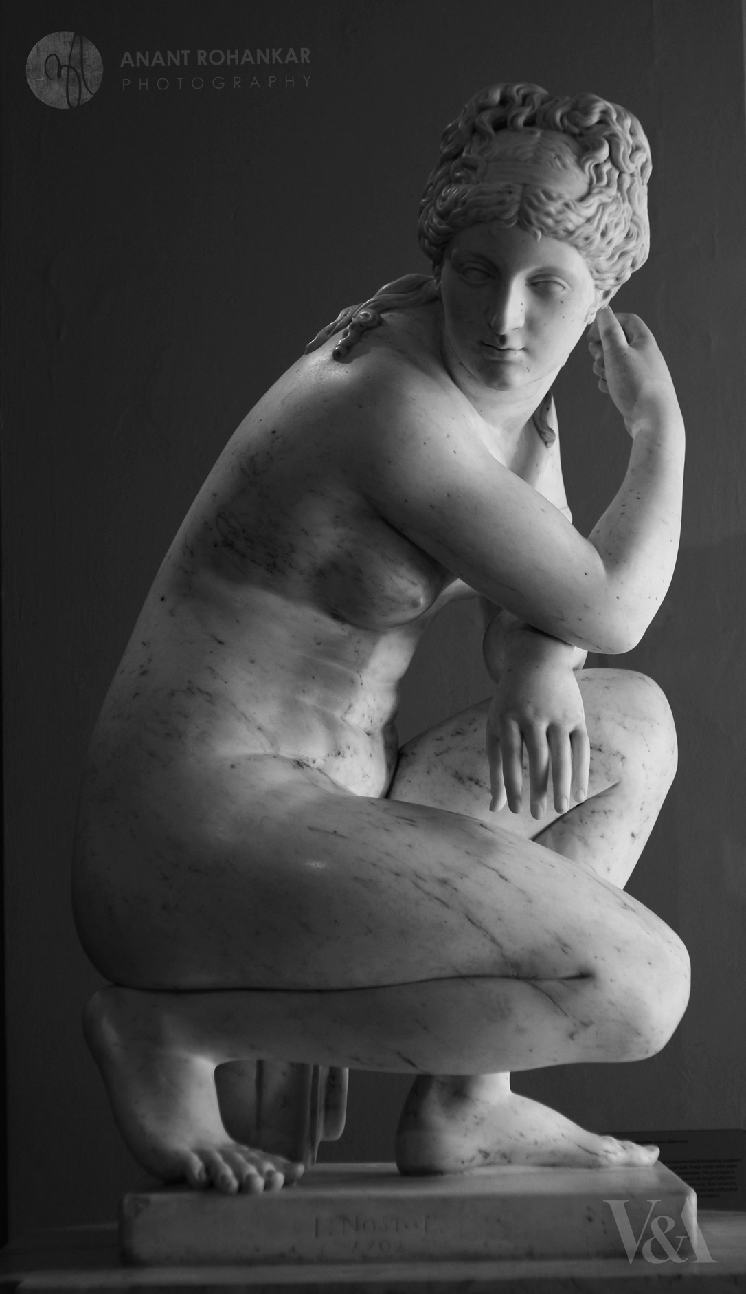 victoria albert London museum sculpture black White bw Still life modern art