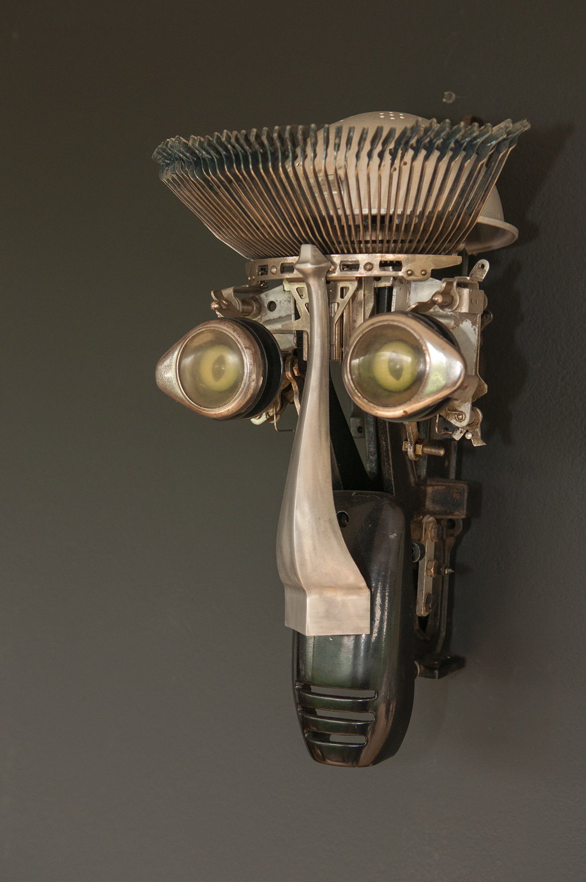 Tutankhamun Tutankhamon mask head typewriter recycled art junkart junk art upcyled