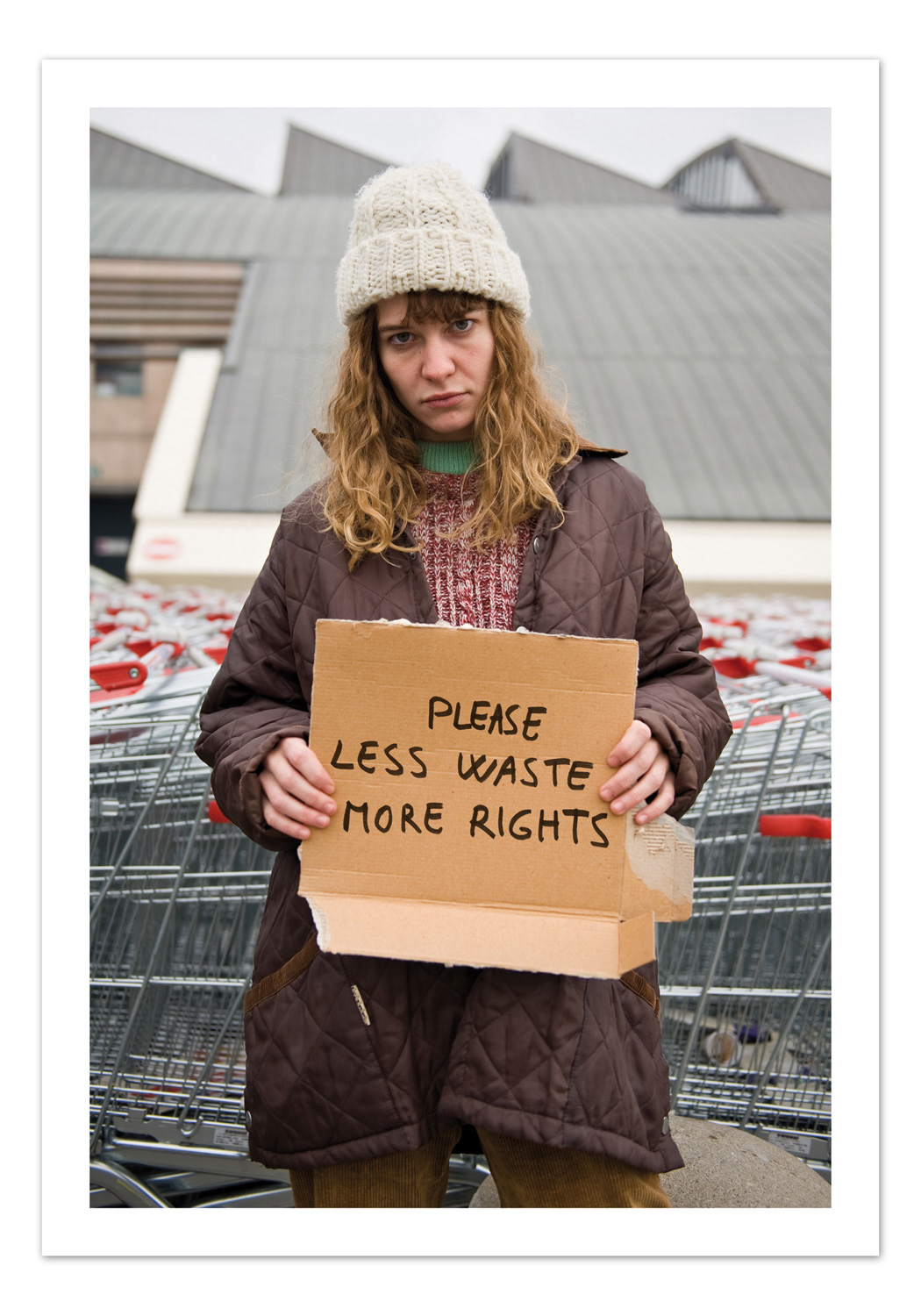 Poverty social fhight contest vito infante homeless papar baner Script utilitàmanifesta girl Supermarket store