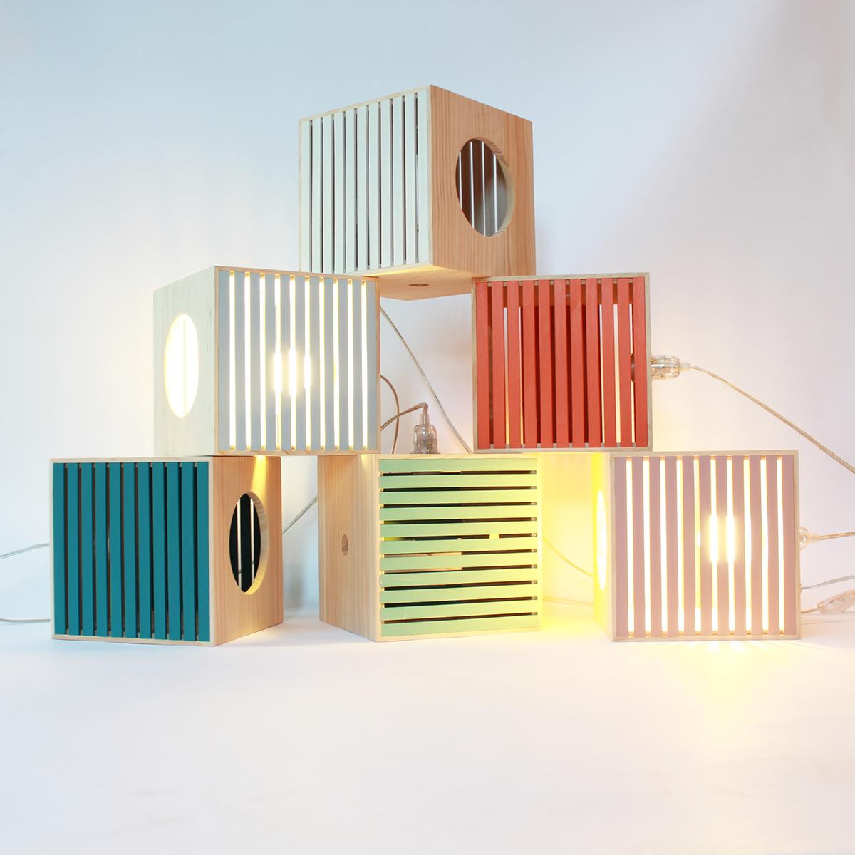 BEC light wood design upcycling Lamp colors bois recycle écologique lumière hurlu hurludesign Bordeaux