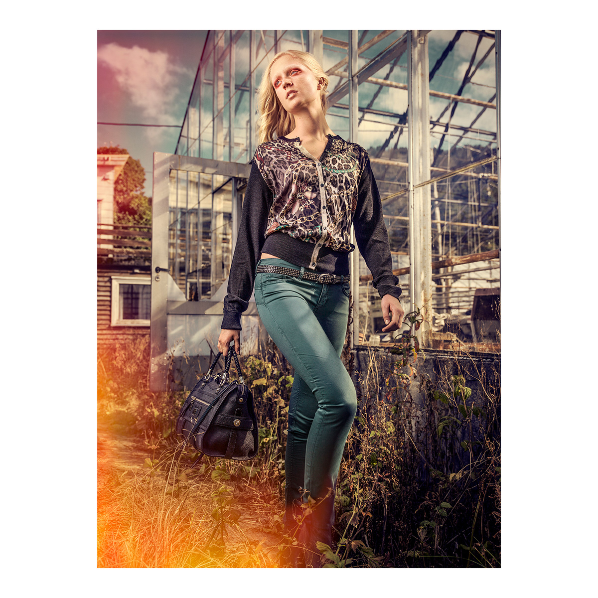 ad Hasselblad norway editorial bymagasinet ålesund models team boy girl autumn photoshoot behindthescenes retoush greenhouse