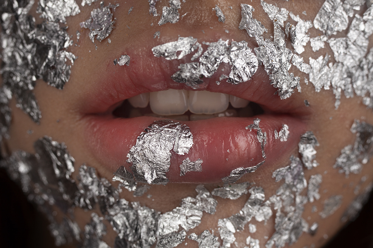 Make Up fresco face painting   foil lips girl