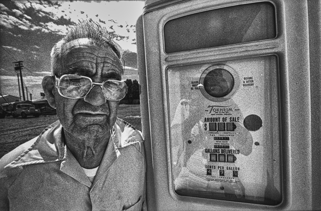 Amboy documentery fine art desert ghost town photo illustration  old people calafornia Photography  portrait portrait photograpgy old towns