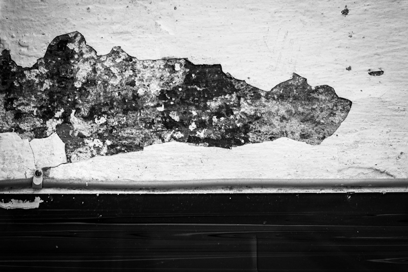 photo italiana Fotografia italia bianco e nero black and white wood concrete legno  cemento  texture   old  window rugged