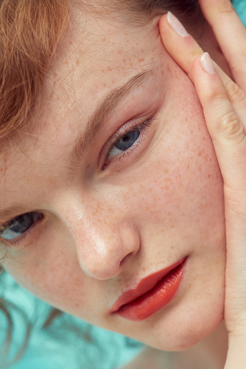 beauty makeup Sun daylight redhead freckles natural delicate