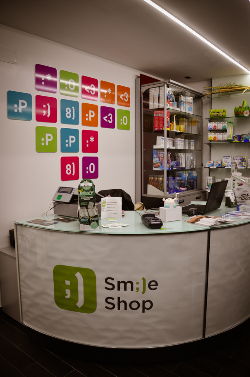 shop set-up tooth smile naming logo Emoticon branding 