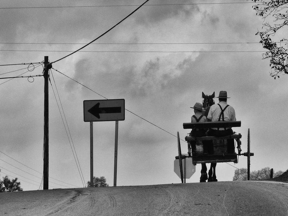 Amish mennonite amish country bw black and white american religion ohio Pennsylvania dutch indiana country usa united states