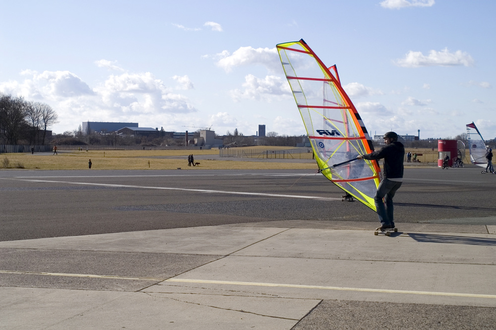 berlin  airport Tempelhof Tempelhofer Feld Sonnenschein blauer himmel urban living Creativity sport activity