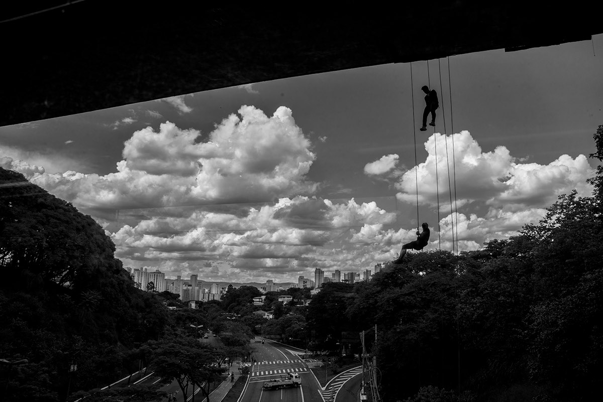 antenna tights wire são paulo Brazil frame intersections hard life gray city skyscraper