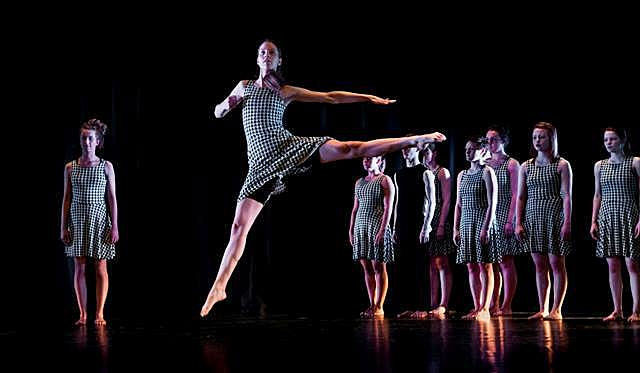 contemporary dance Choreography   dance performance