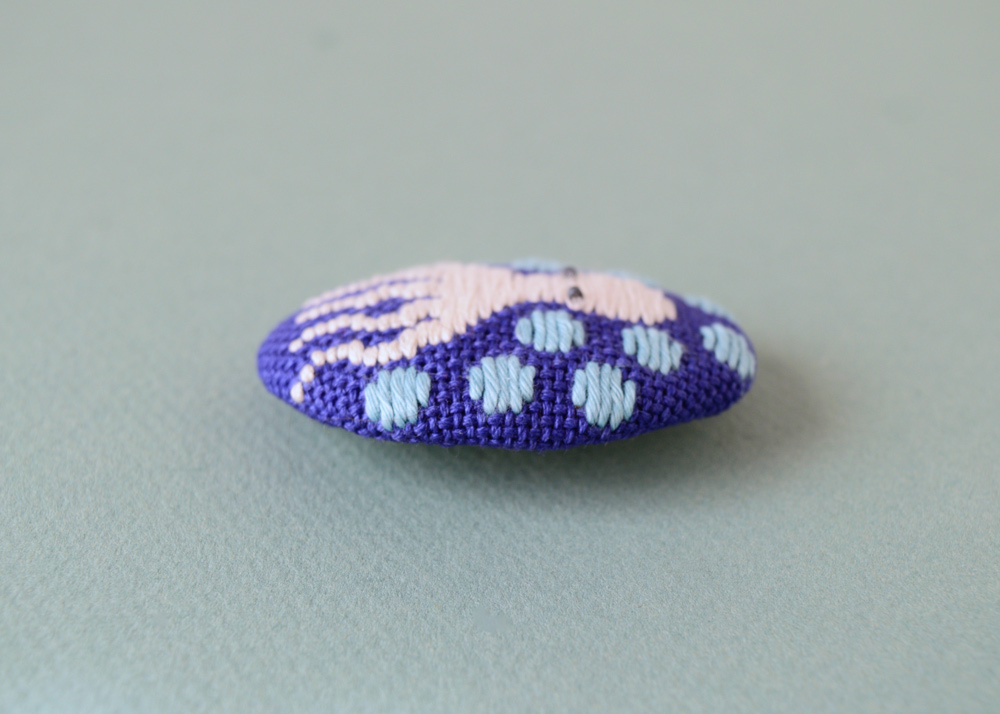 Embroidery Squid octopus bug handmade hine mizushima craft thread brooch pin