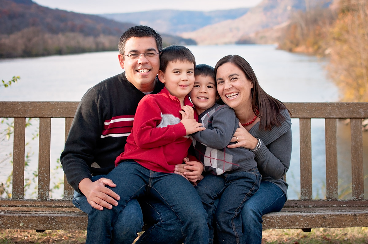 family families portrait chattanooga Tennessee mom of boys Nikon D90