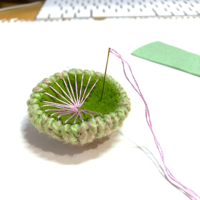 mushroom hine mizushima brooch knitting felt yarn handmade craft 水島ひね キノコブローチ