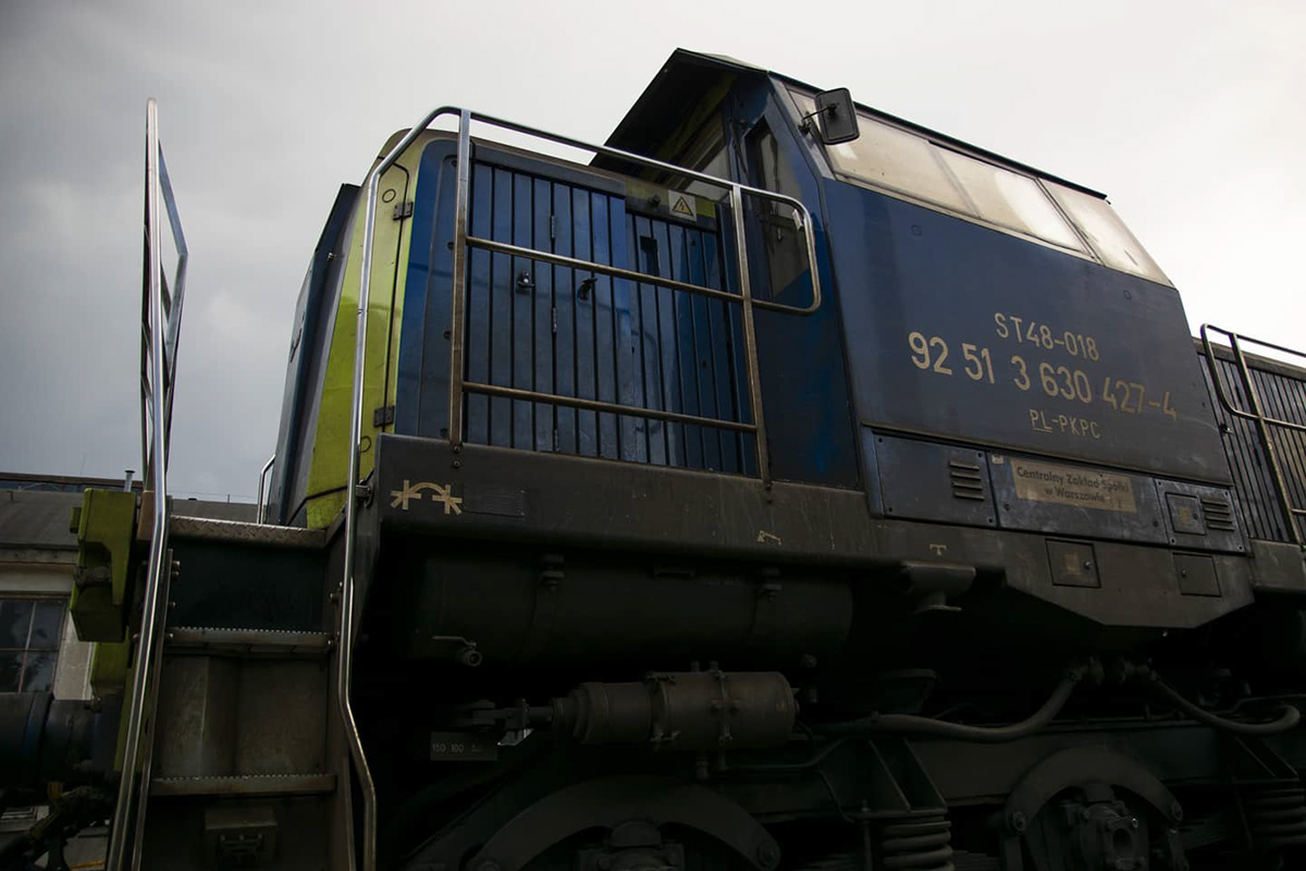 Cargo kolej opuszczone pociągi pkp pociąg   torowisko wagon warsztat kolejowy zajezdnia