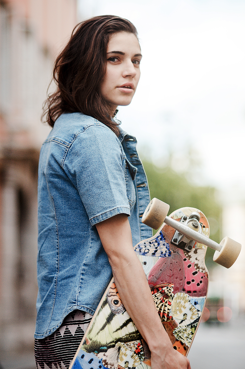 model Hipster LONGBOARD outfit commercial