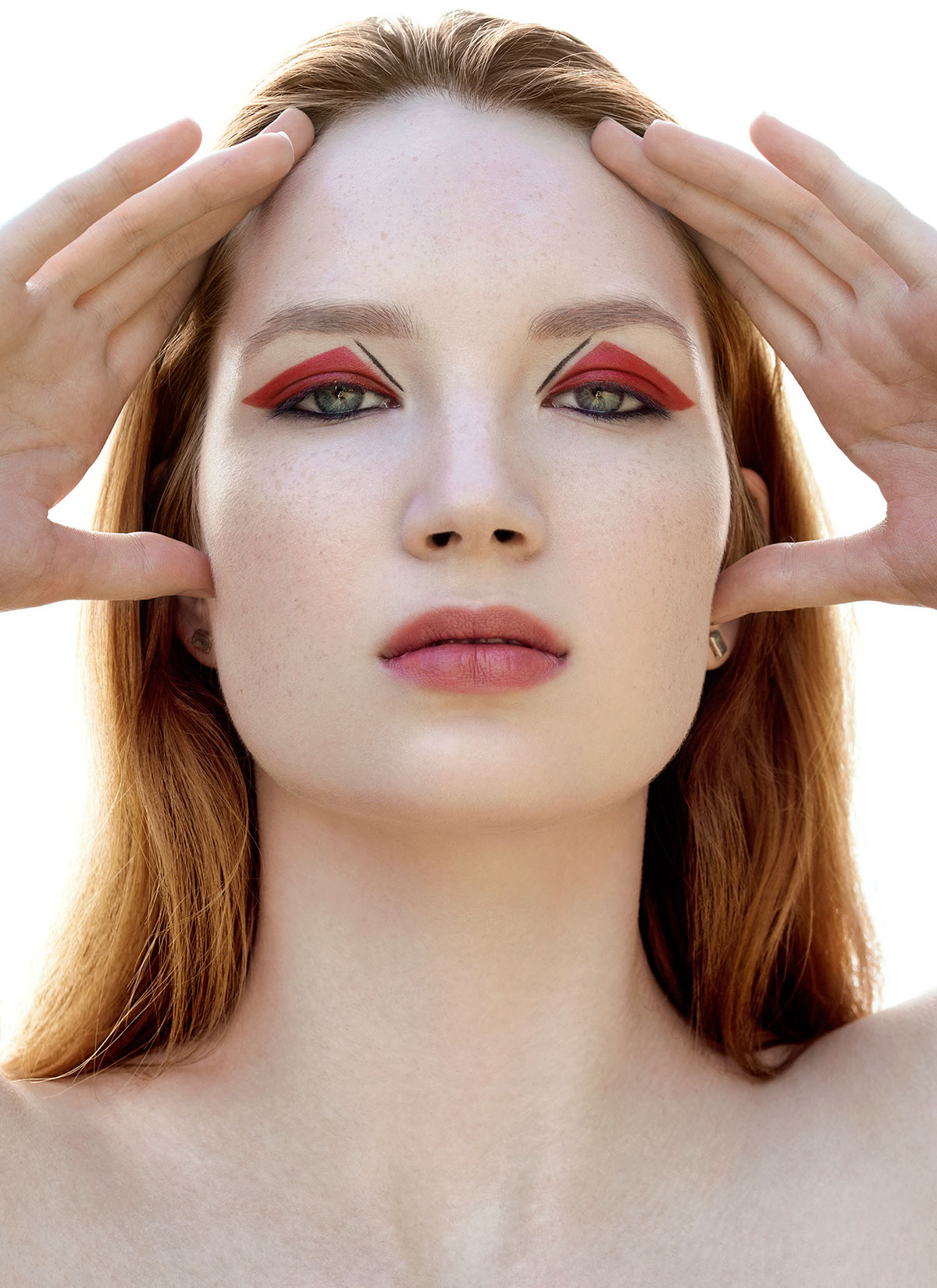 beauty eyeliner retoucher Mdf retouching Marina Dean-francis