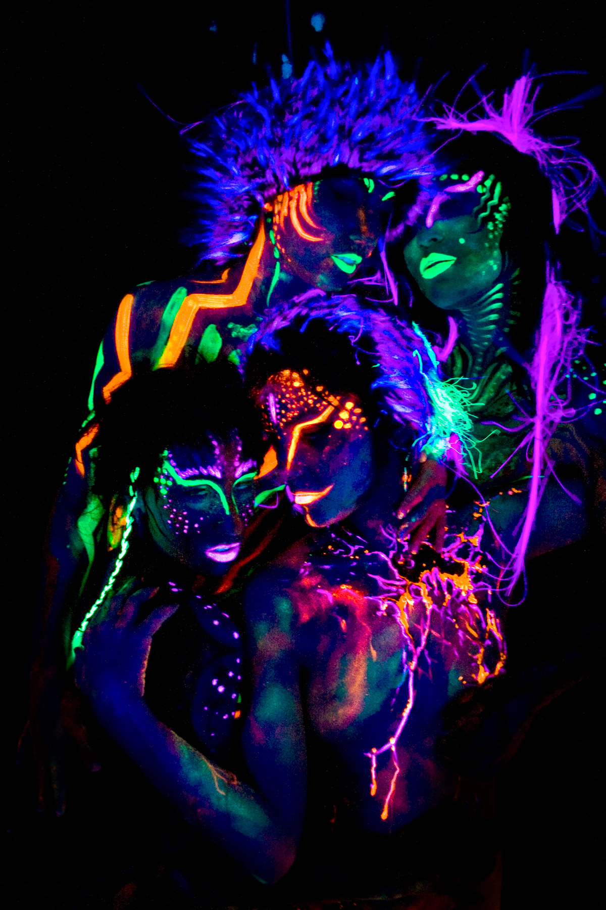 Jasna Boudard BODYPAINT models blacklight colors colorful