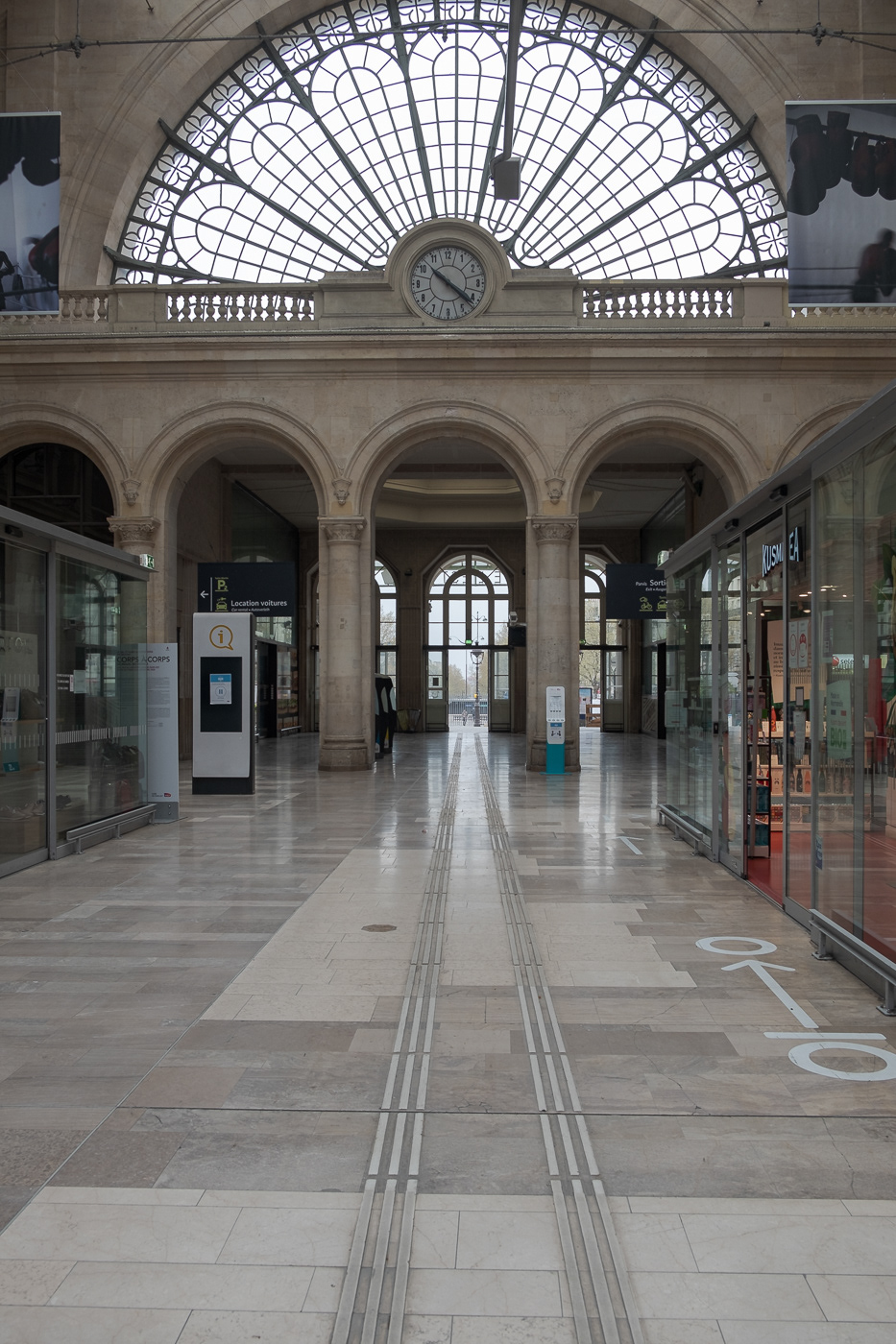 architecture Documentary  emptiness empty emptyplaces france lockdown Paris photojournalism  trainstation