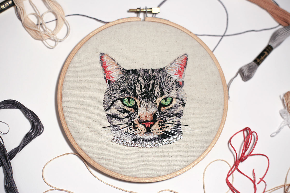 Embroidery stitch thread Cat bengal Pet Pet Portrait diamonte embroidery hoop art stop motion process
