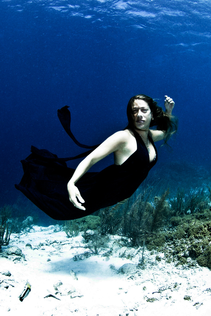 Curaçao free dive Carolina Schrappe Fashion 