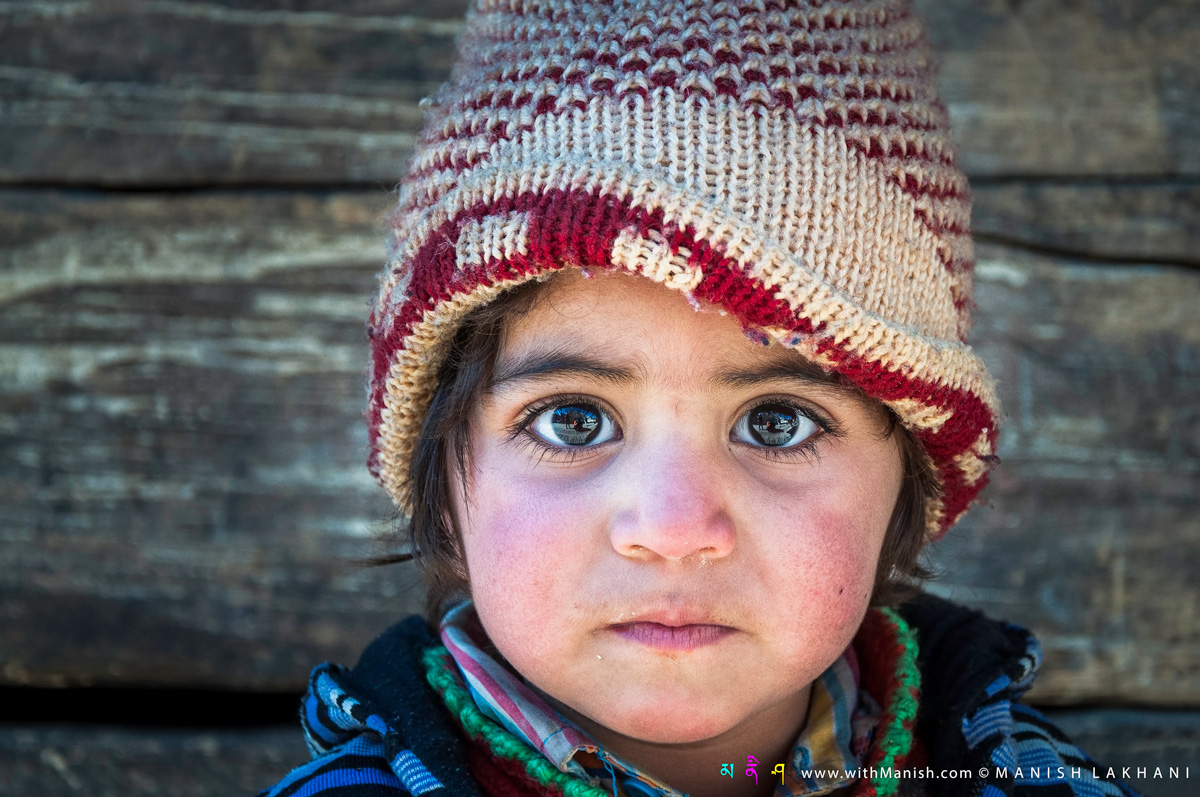 portrait eyes girl kid emotions Street India ladakh Outdoor emotions