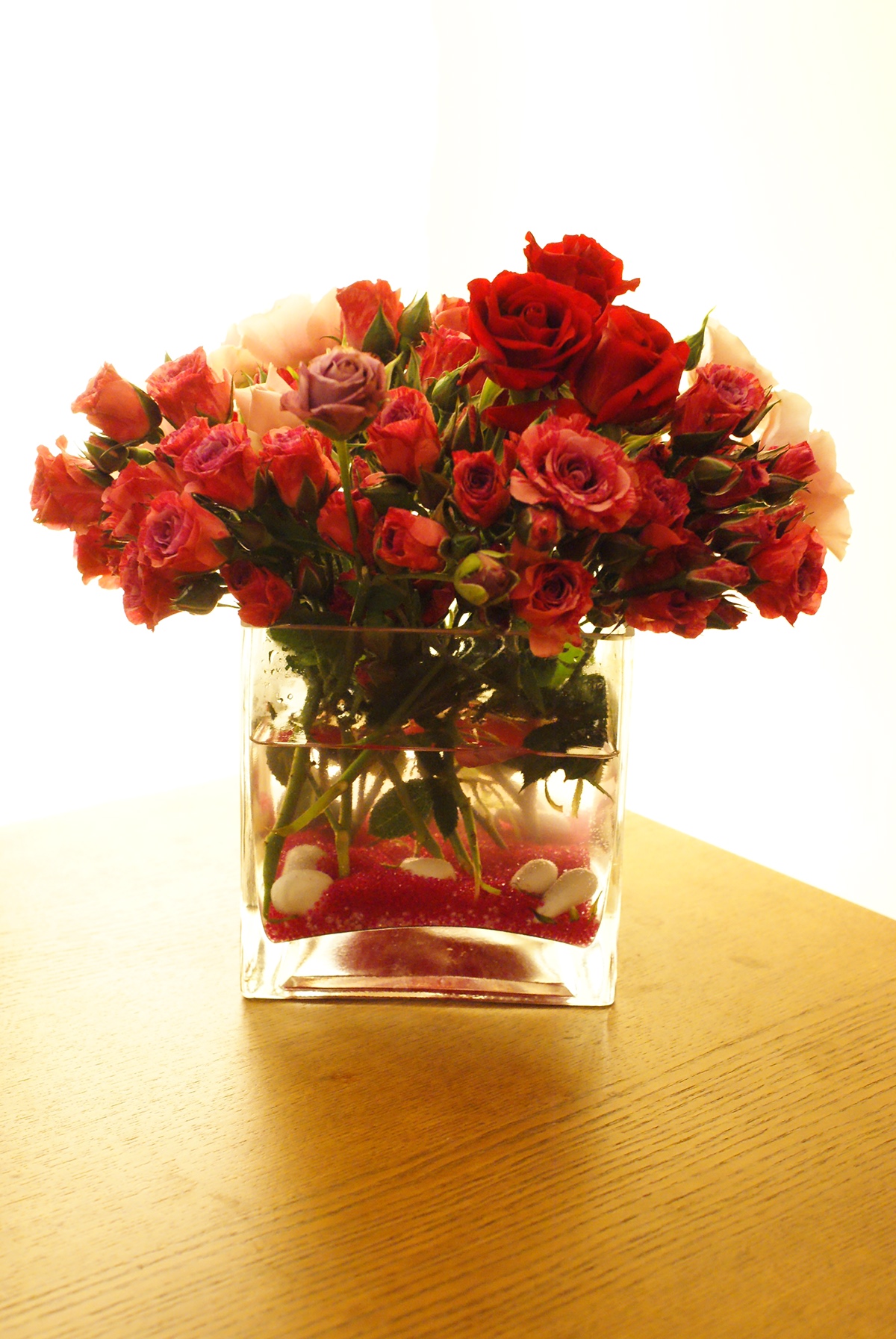flower design arrangement Bouquet flower arrangement gifts pink pink rose red red rose rose spray roses Vase woman