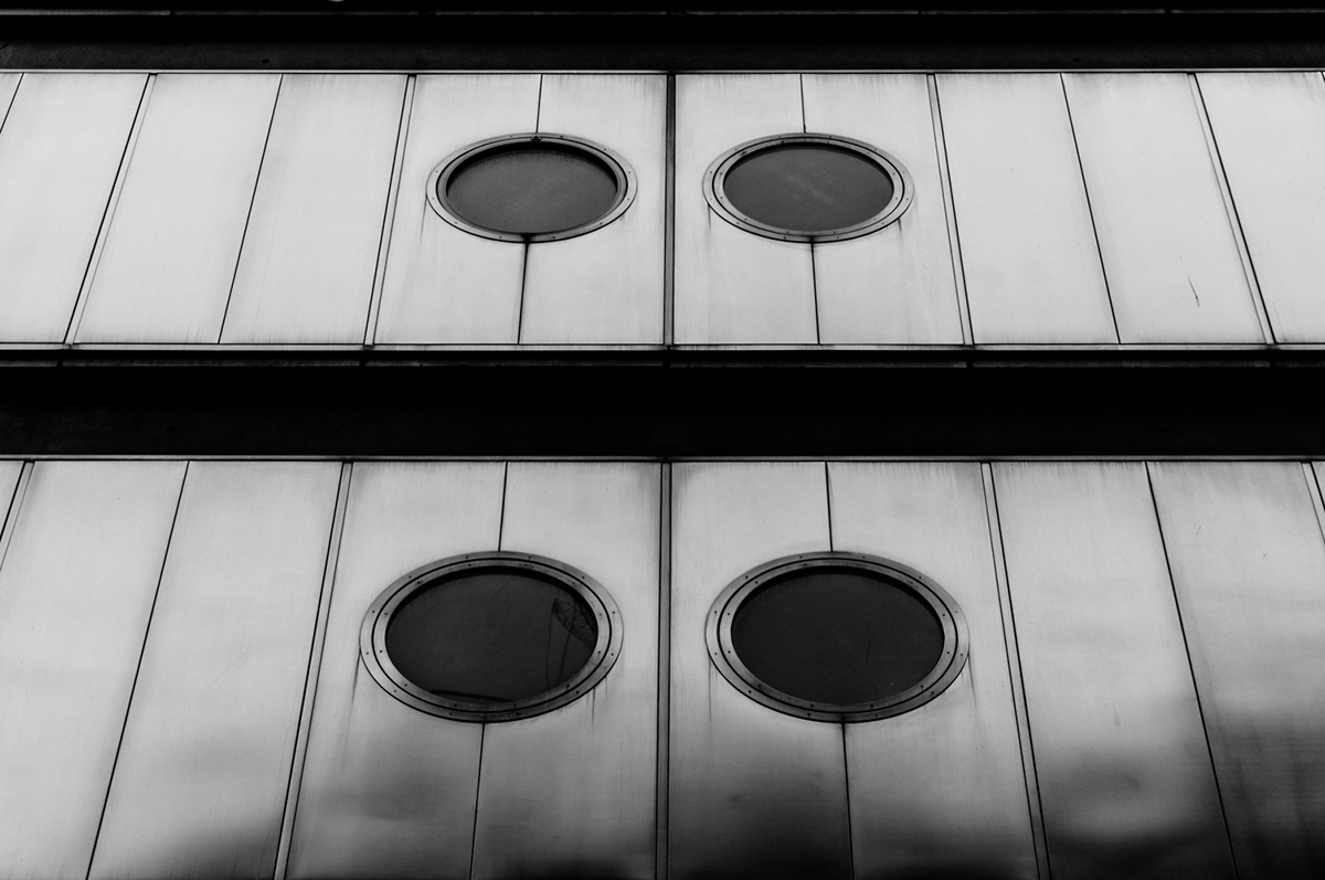 architect London business skyscraper minimal black and white graphic bowelism lloyds