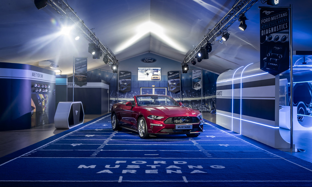 Ford Mustang Event sport Arena drive mcqueen smoke power bar