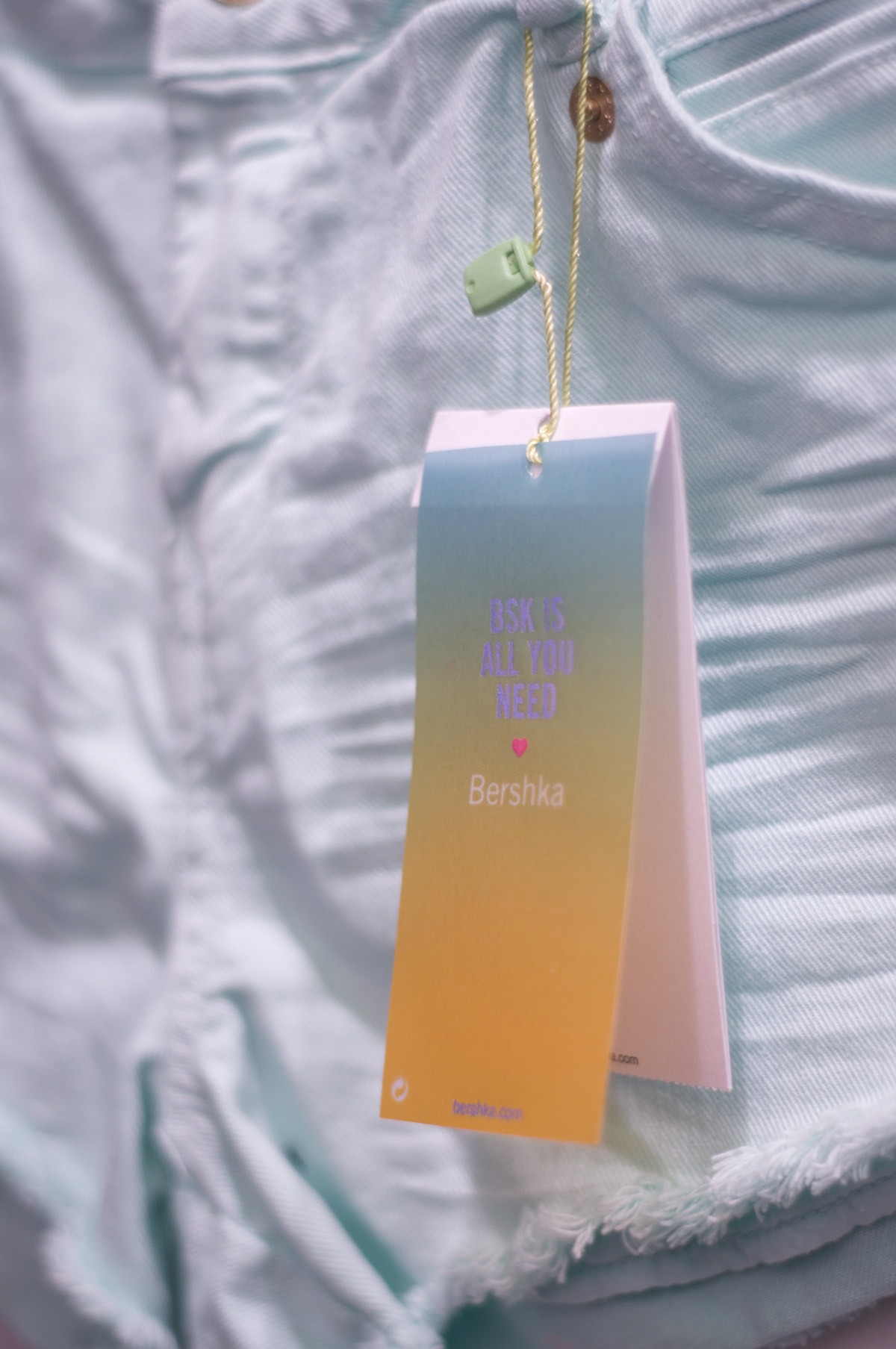 hang tags inner labels fashion design inditex Bershka Bsk Clothing summer plastic labels