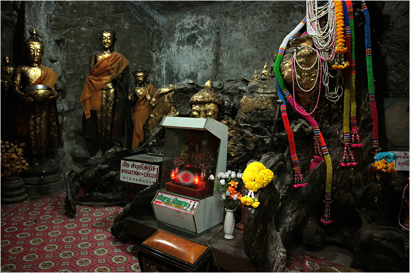 buddhism monk religion temple Buddha worship gold Thai Thailand