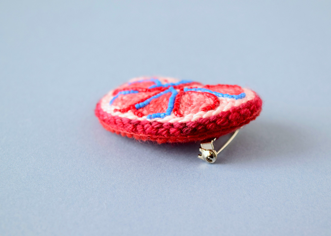 anatomy art art brooch craft Embroidery hine mizushima kidney lung punch needle tooth